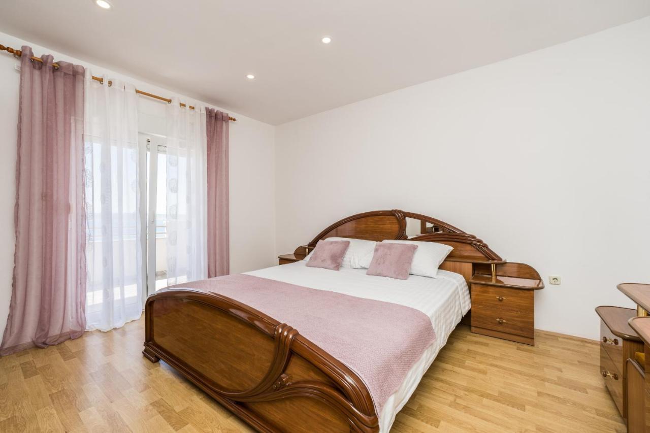 Apartmani Tomeri Starigrad Paklenica Exterior foto