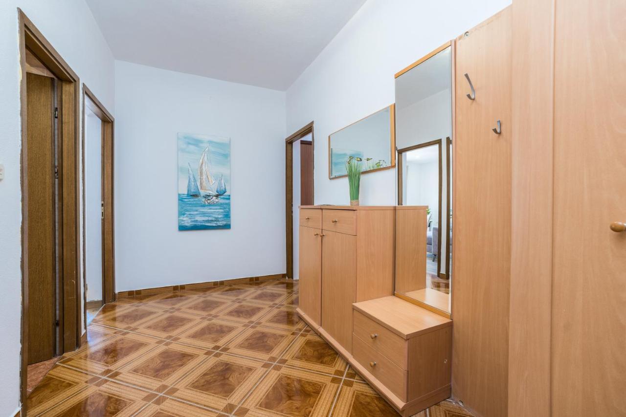Apartmani Tomeri Starigrad Paklenica Exterior foto