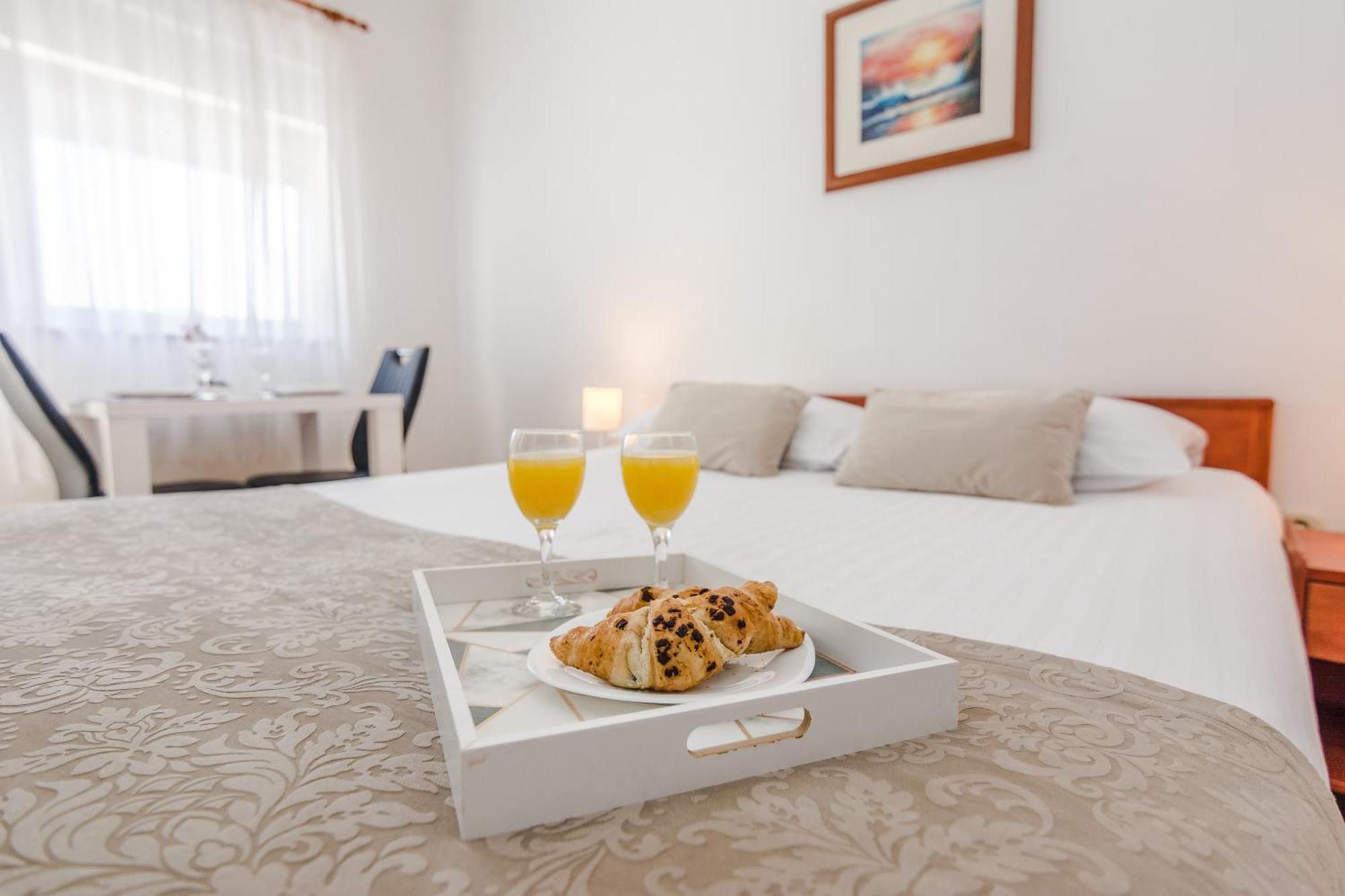 Apartmani Tomeri Starigrad Paklenica Exterior foto