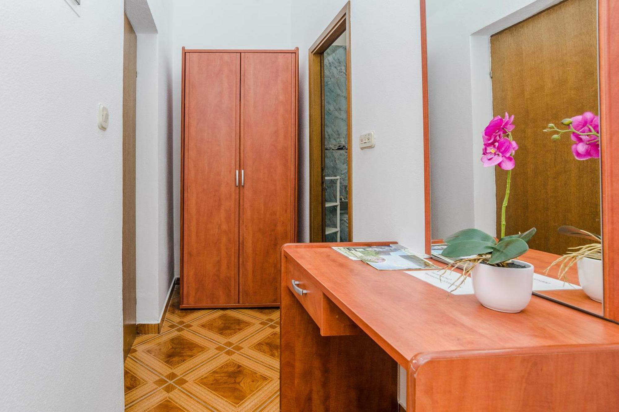 Apartmani Tomeri Starigrad Paklenica Exterior foto